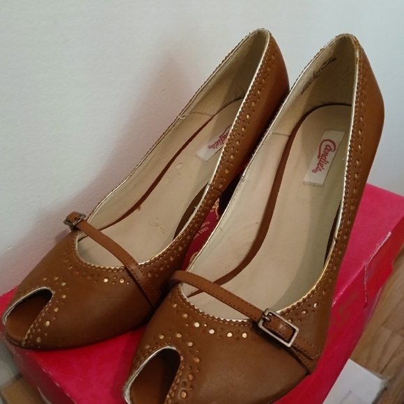 Candie's Brown Peep Toe Heels - Picture 5 of 5